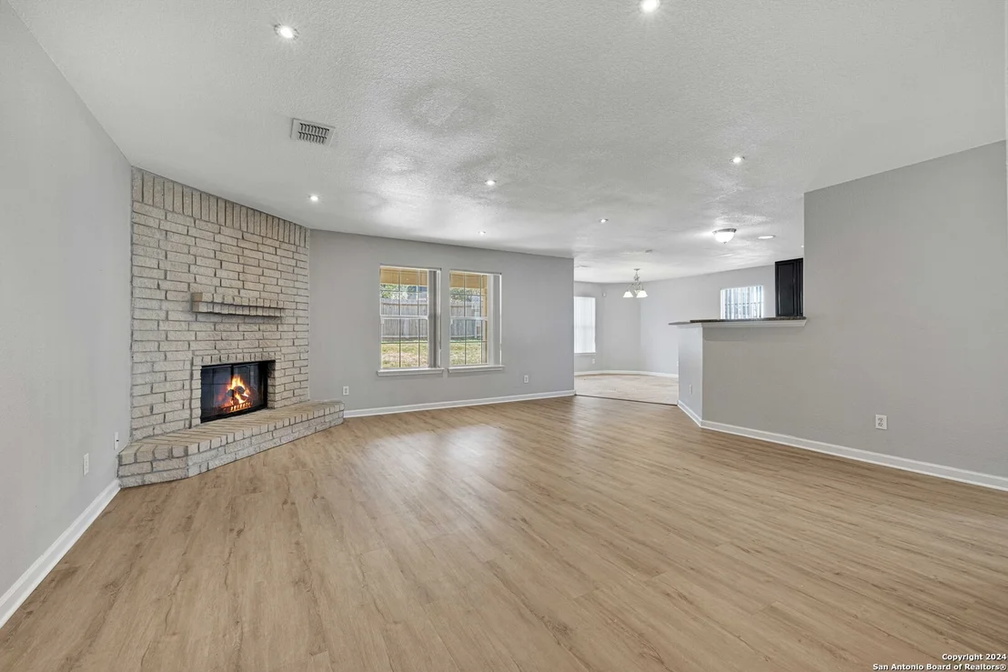 Photo of 611 PARK PT