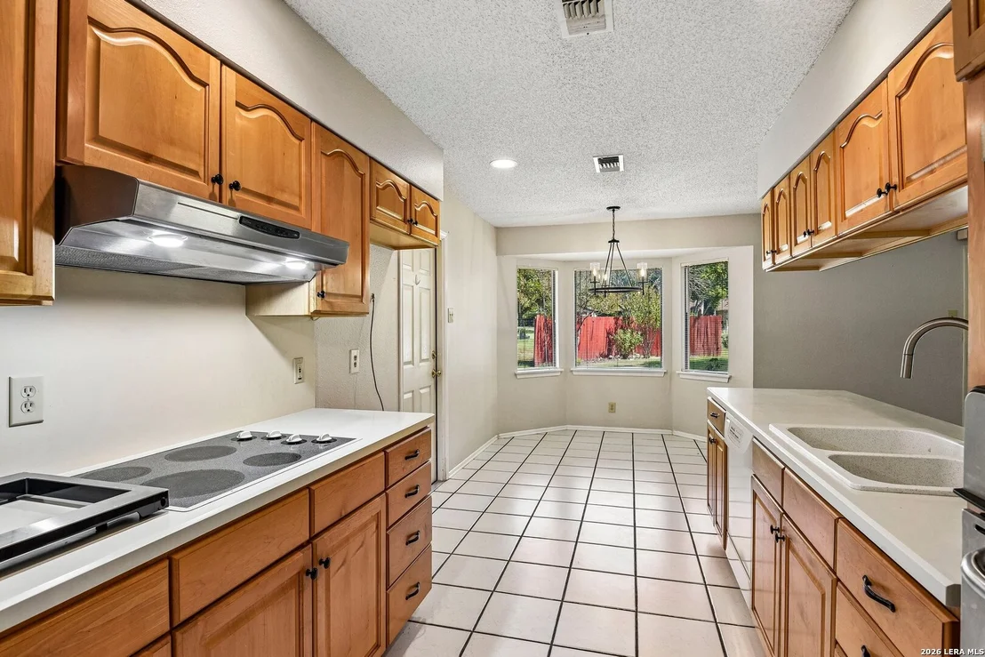 Photo of 8714 MIDCROWN DR