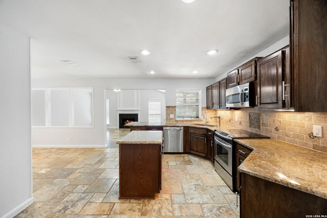 Photo of 25003 SUMMIT HOLW