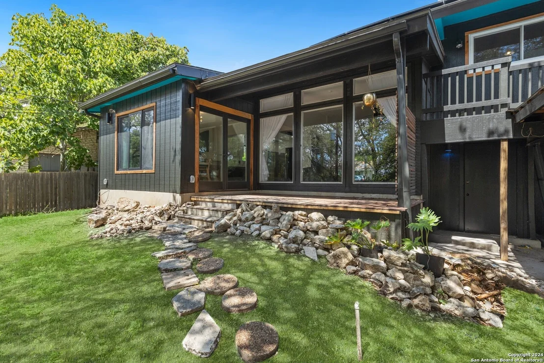 Photo of 1102 Mount Eden Dr