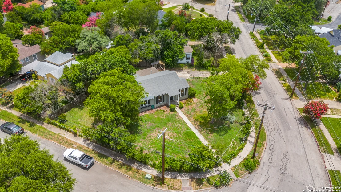 Photo of 106 Field Crest Dr