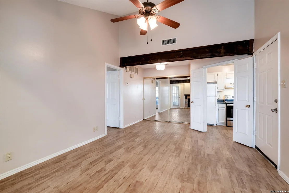 Photo of Unit 210B at 8655 Datapoint