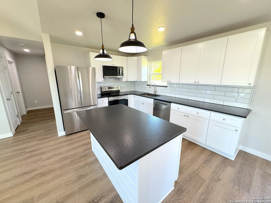Photo of 1135 Southline