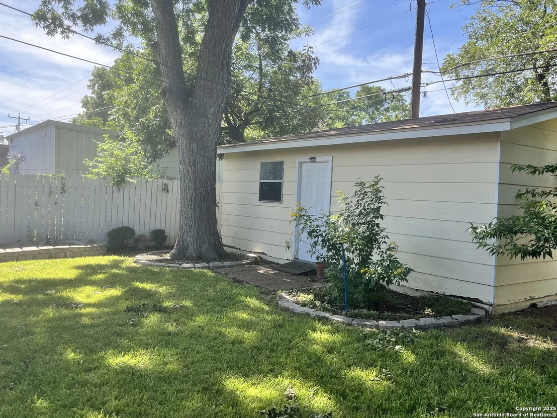 Photo of 322 Anton