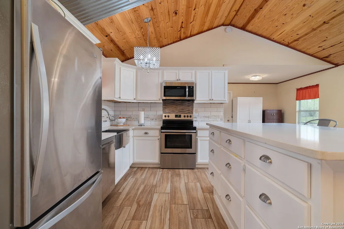 Photo of 404 Lake Rd