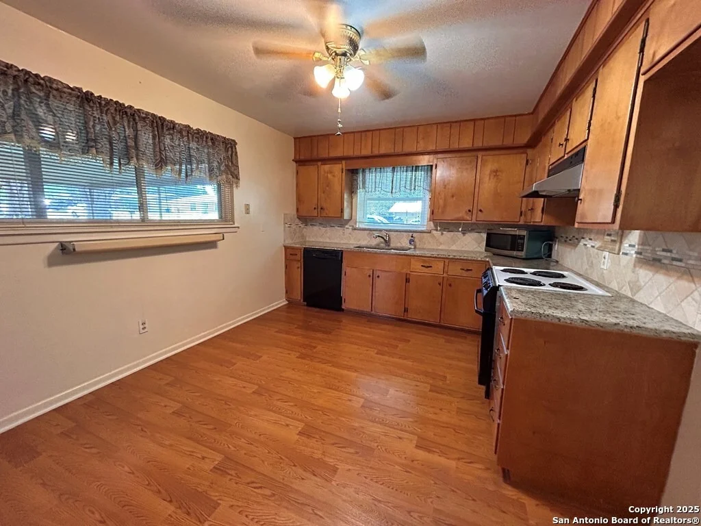 Photo of 1412 Oriole Lane