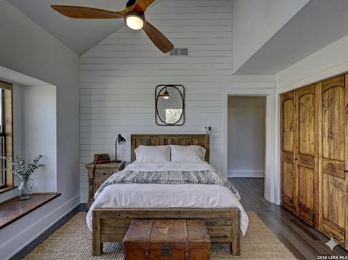 Photo of 29540 Red Bud Hill