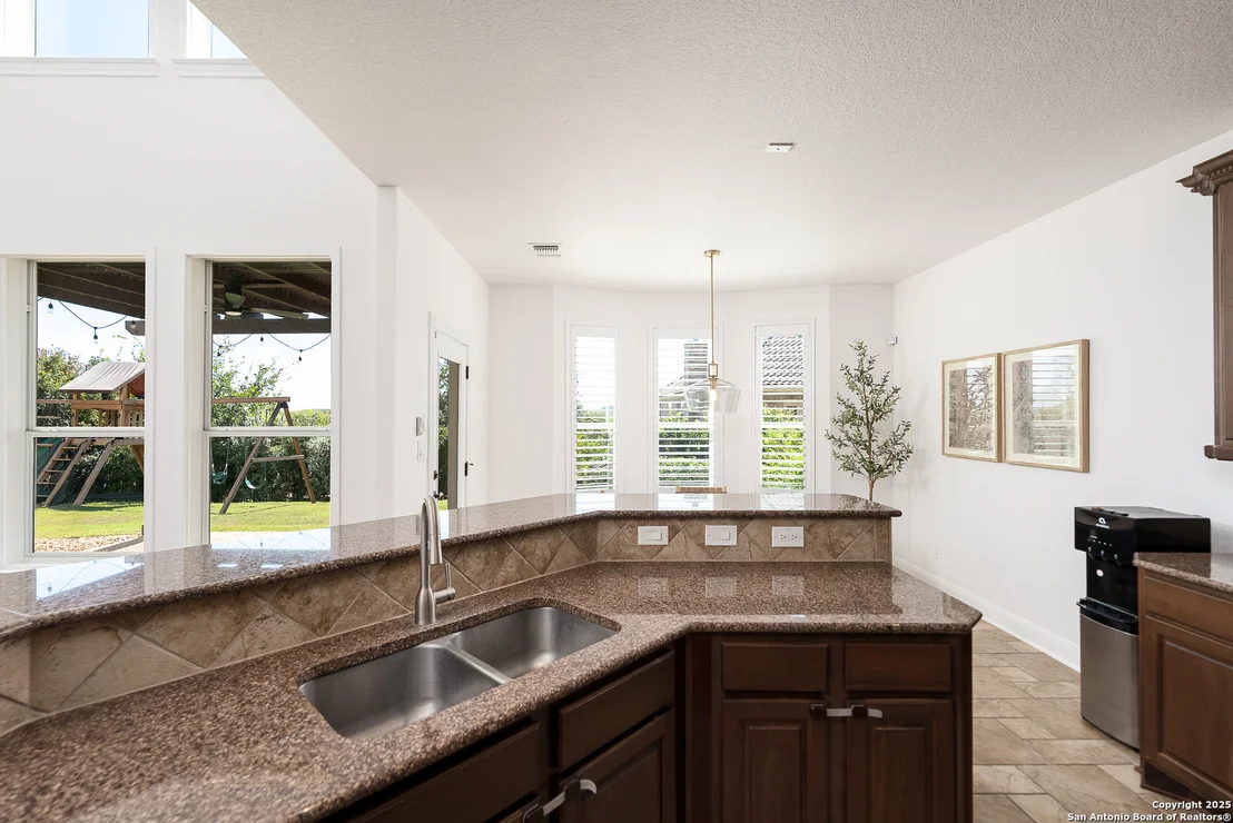 Photo of 24806 Ellesmere