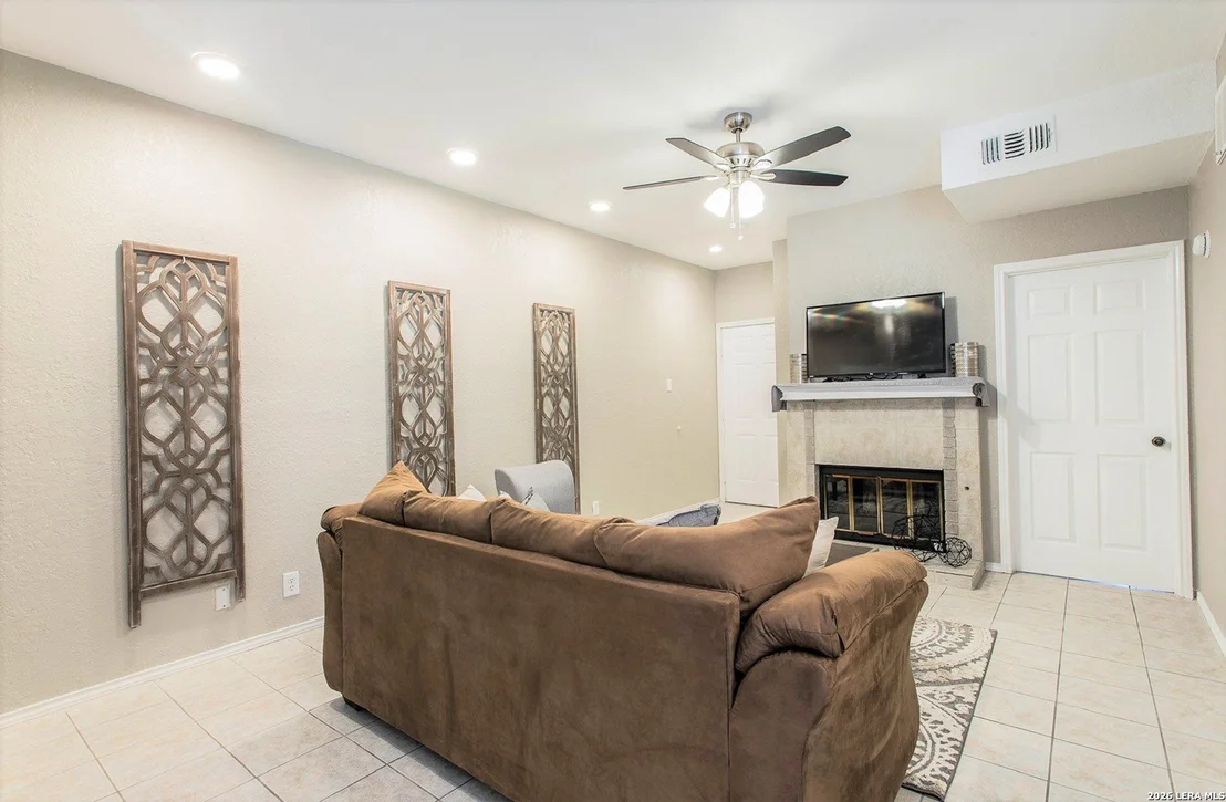 Photo of Unit 253 at 8633 DATAPOINT DR