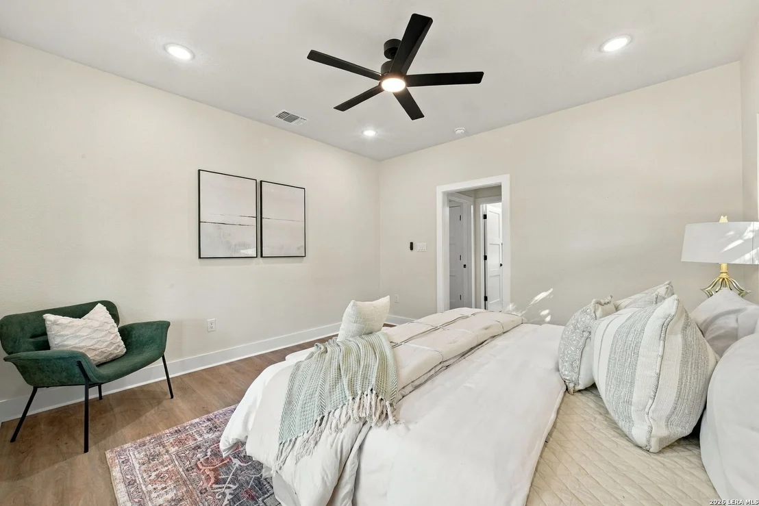 Photo of 237 Carle Ave