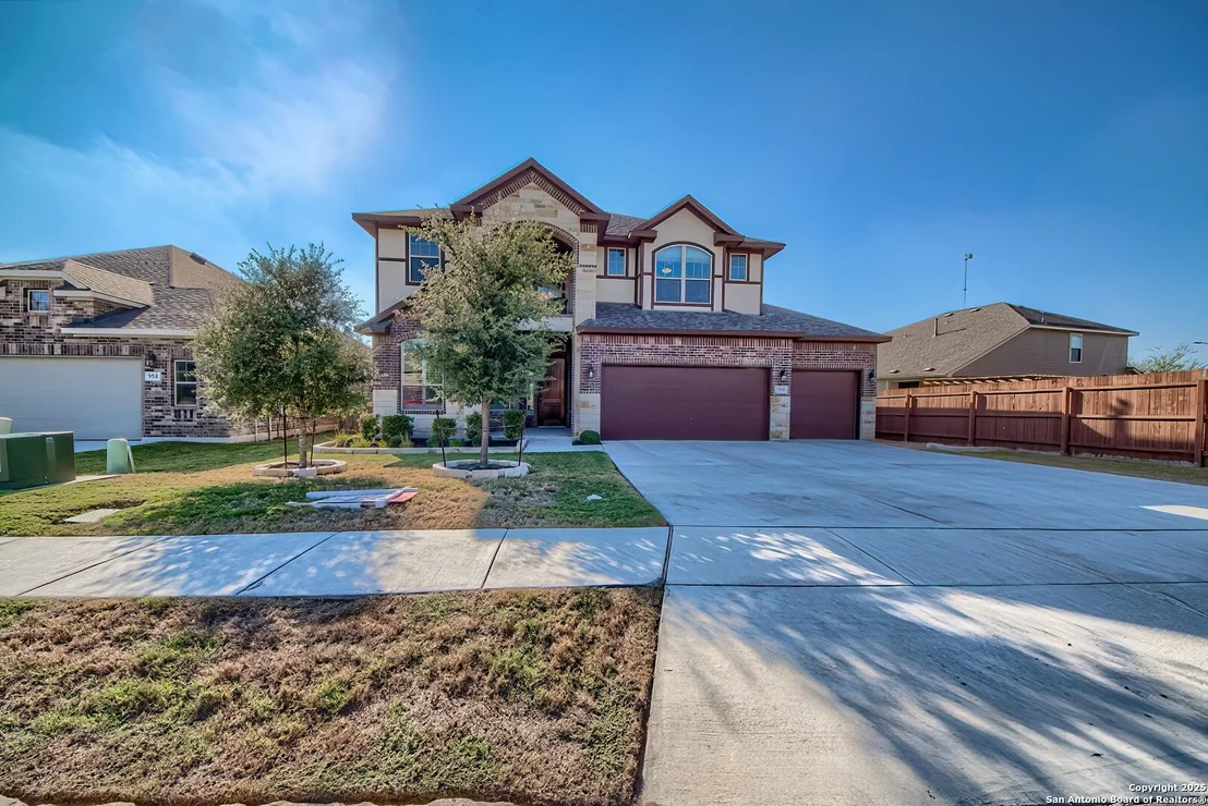 Photo of 950 Lone Cypress