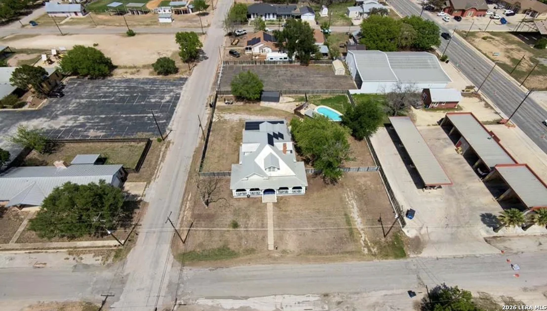 Photo of 110 W BENTON AVE