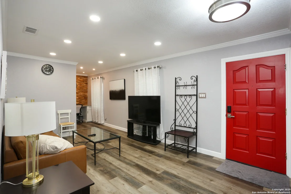 Photo of 750 WAYSIDE DR