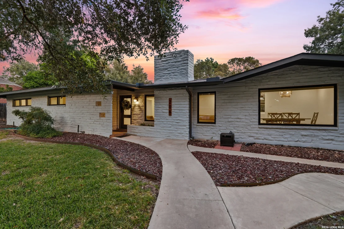Photo of 204 Gardenview