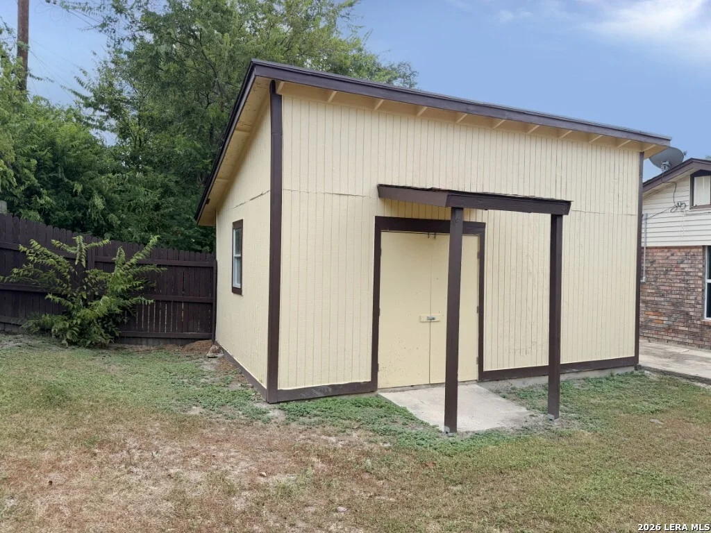 Photo of 707 BOOTH DR