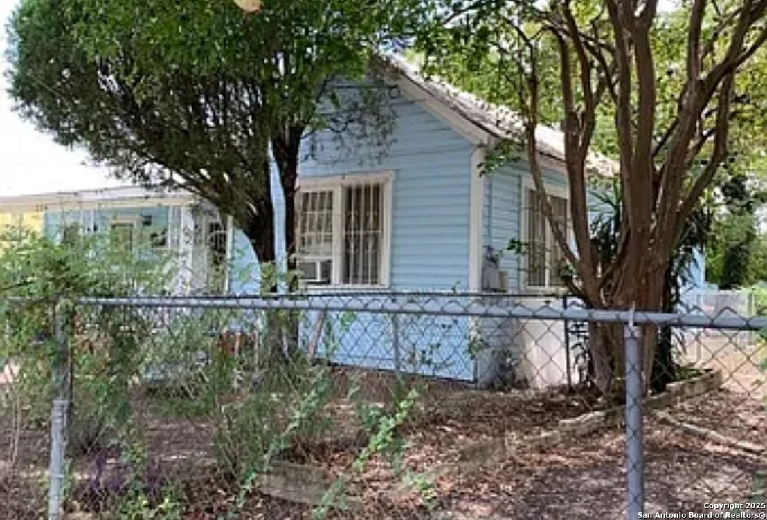 Photo of 238 Lone Star