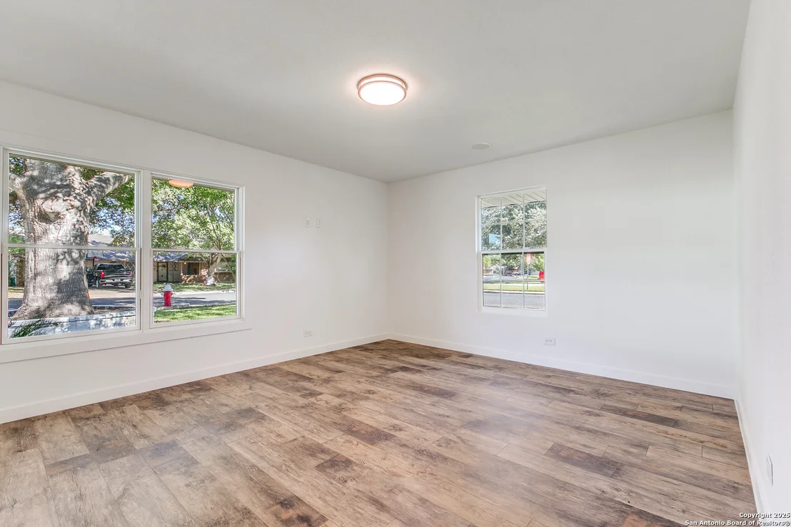 Photo of 112 Roundtree
