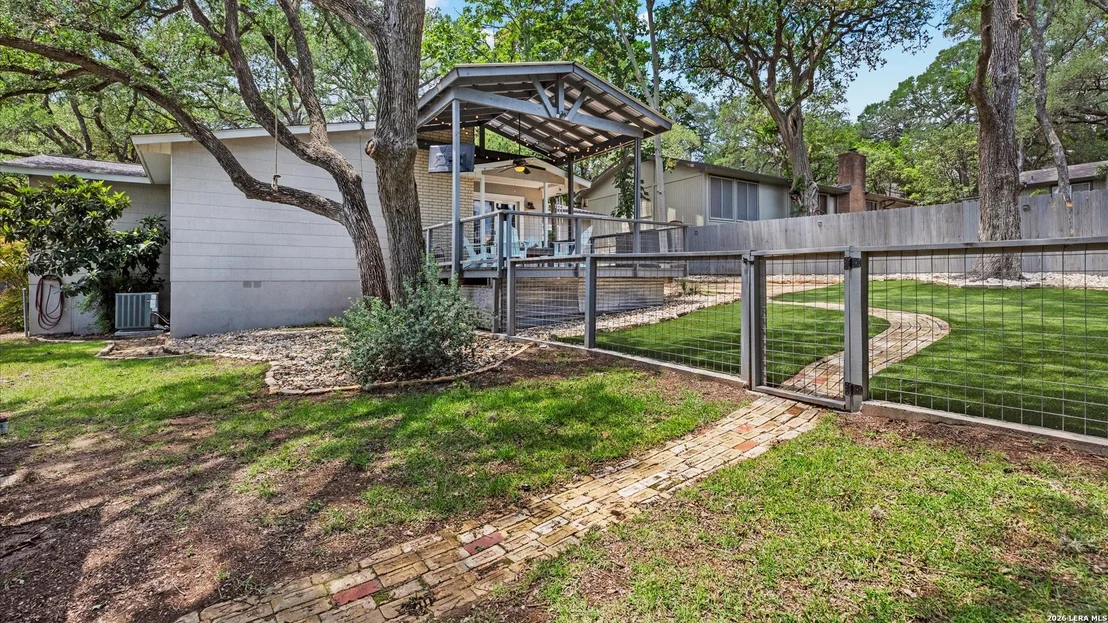 Photo of 546 PARKVIEW BLVD