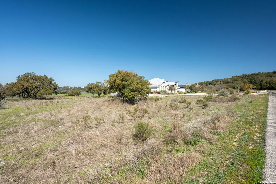 Photo of 365 RIVER CLIFF PL