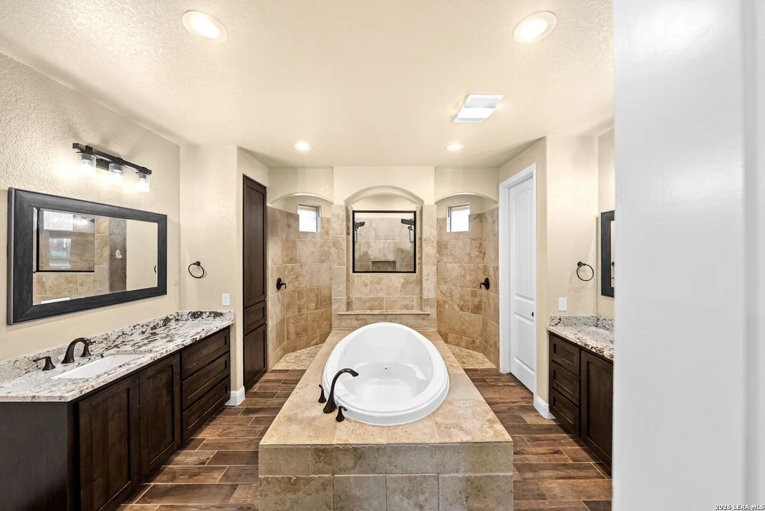 Photo of 1009 Bluebonnet Ln