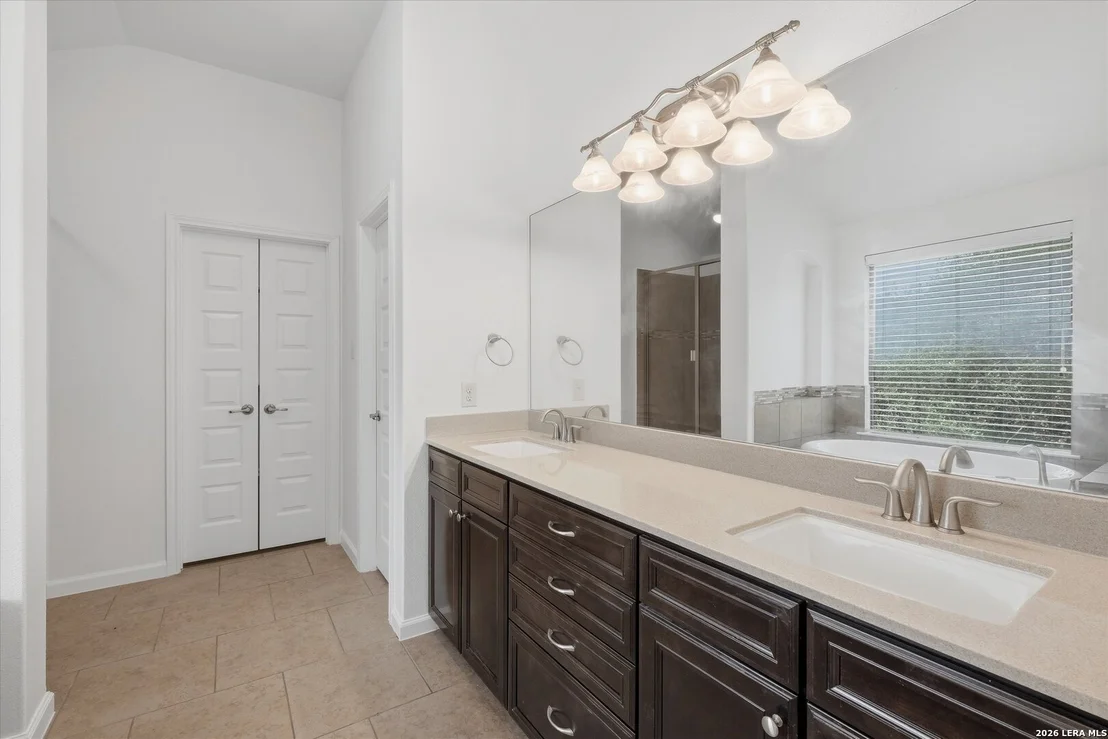 Photo of 13826 Oakview Cove