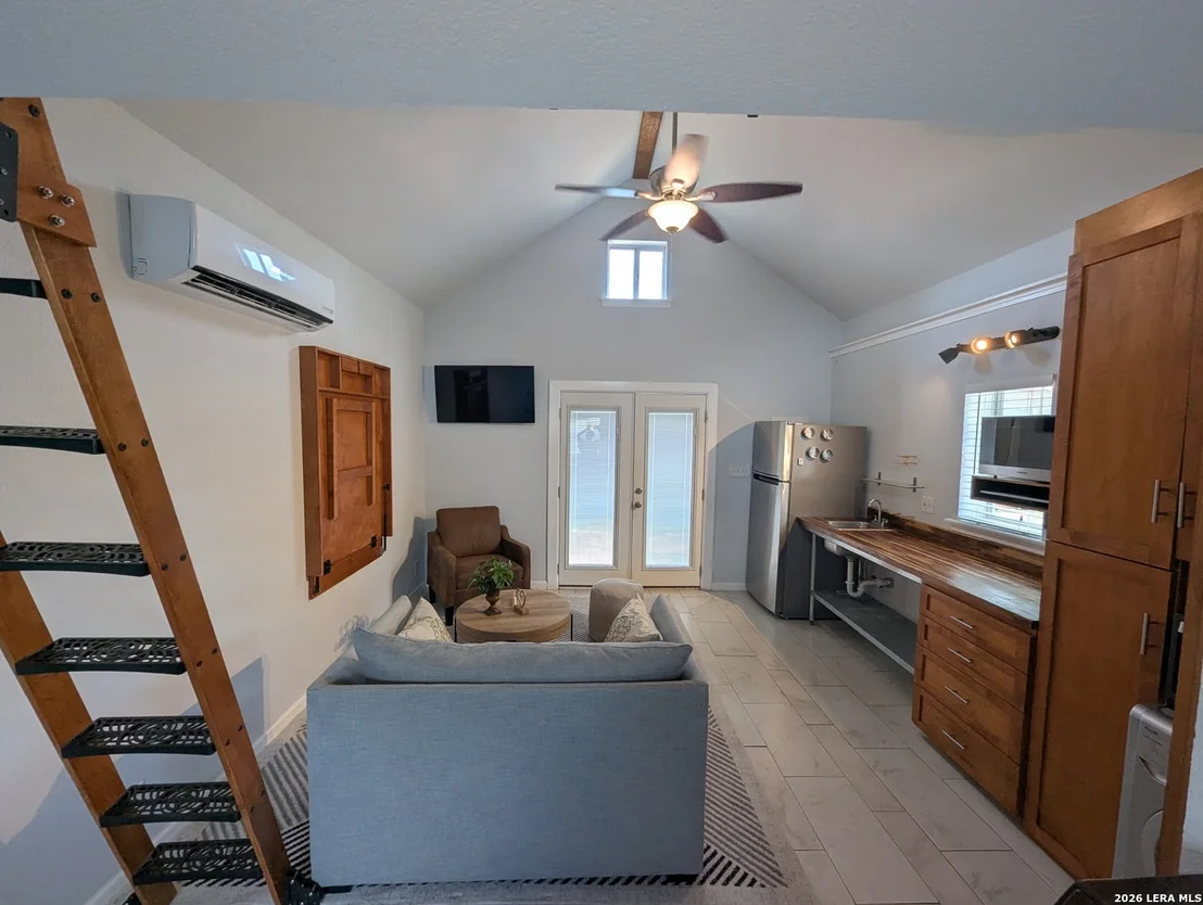 Photo of 64 Vaughan Pl