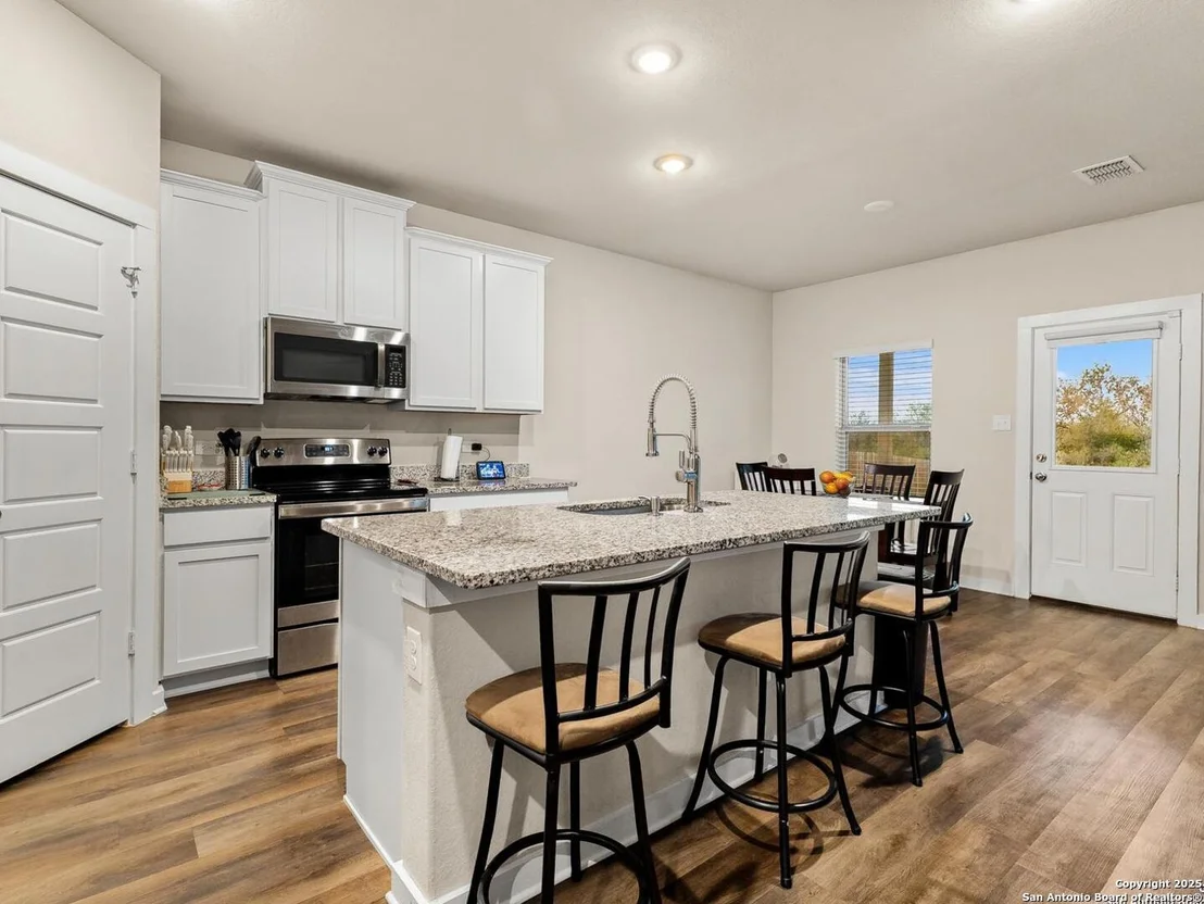 Photo of 6814 Emerald Valley