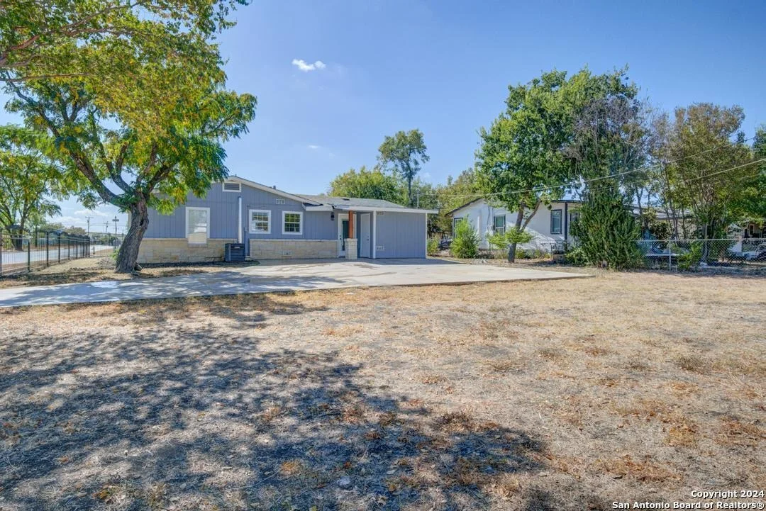 Photo of 303 DEMYA DR