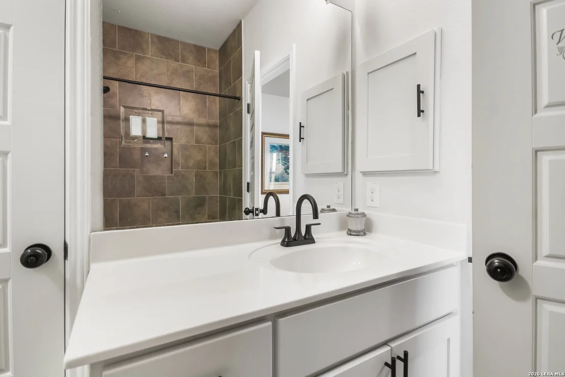 Photo of 417 BEE CAVES CV