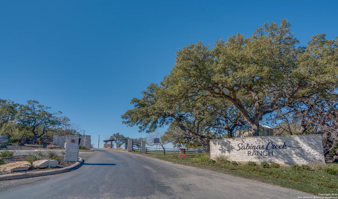 Photo of 114 Sabinas Creek Ranch Rd