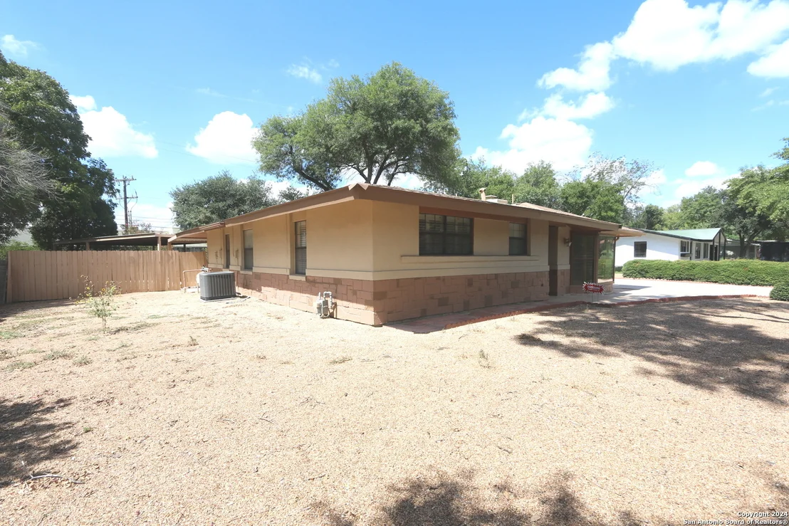 Photo of 5621 GALEWIND DR