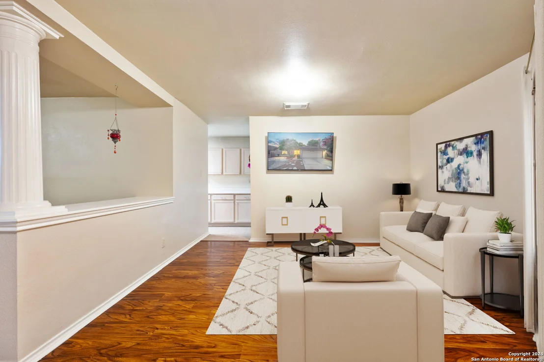 Photo of 7423 LEGEND POINT DR