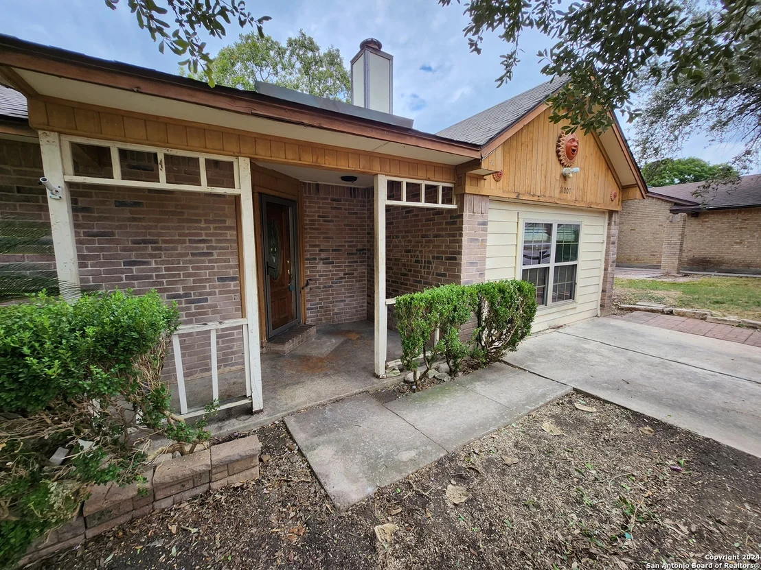 Photo of 11007 FOREST CROWN