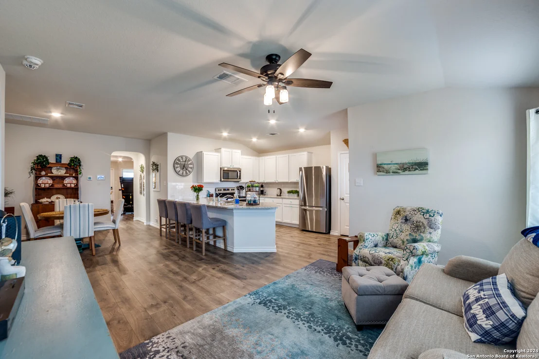 Photo of 414 SABINE RIV
