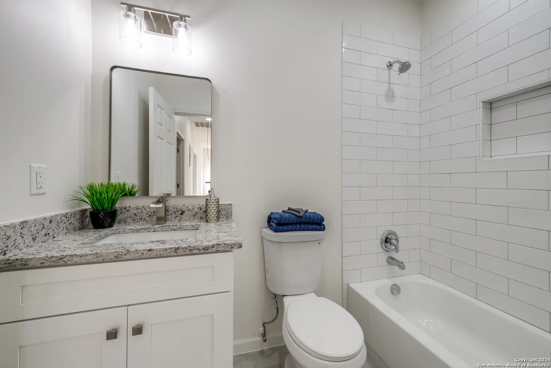 Photo of 5847 TREE VIEW ST