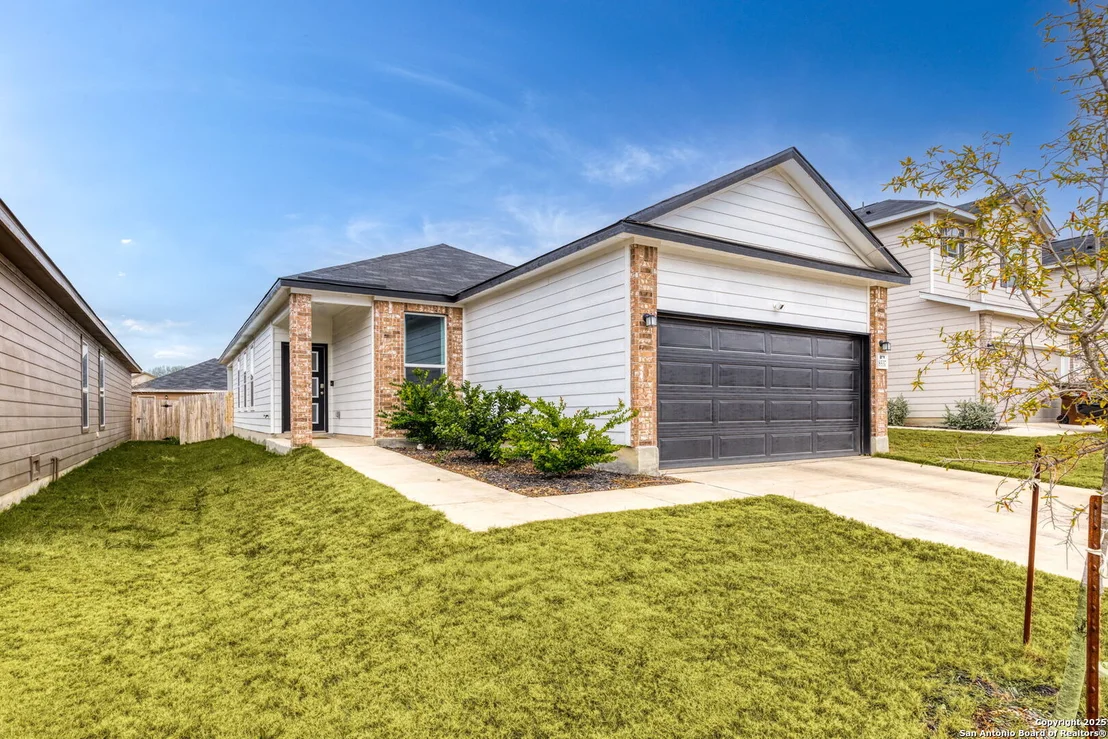 Photo of 8537 BAREFOOT LN
