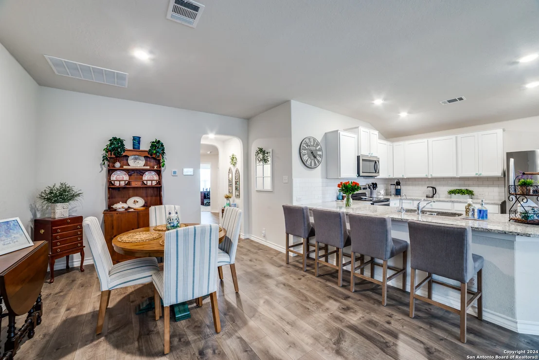 Photo of 414 SABINE RIV