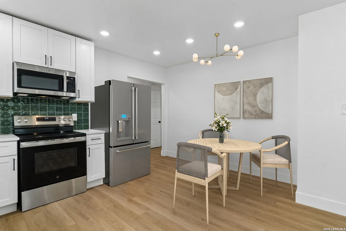 Photo of 923 CHICAGO BLVD