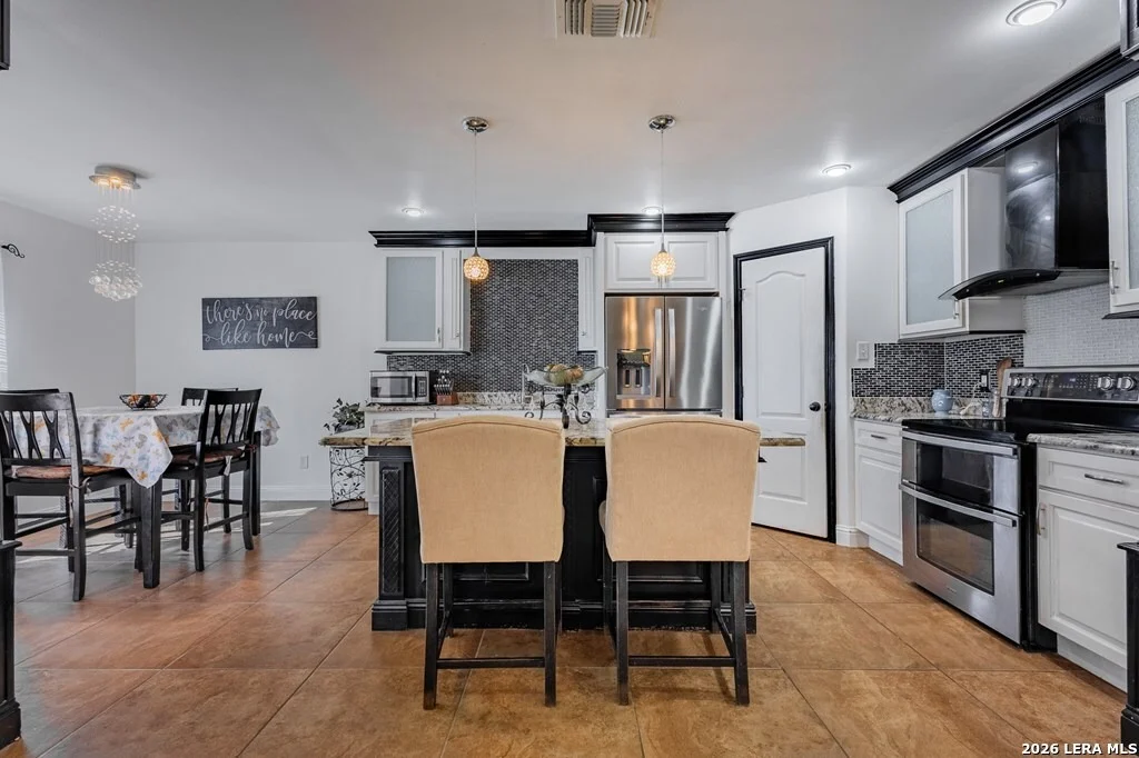 Photo of 2779 Stone Hedge