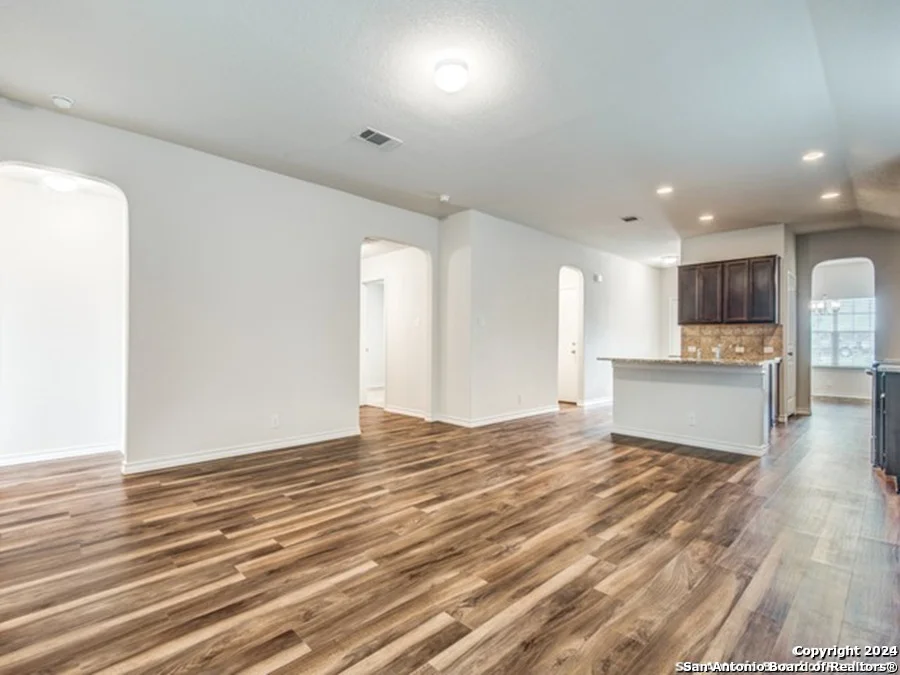 Photo of 128 Grand Rapids