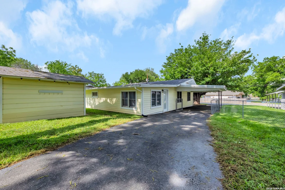Photo of 301 Riverside Drive