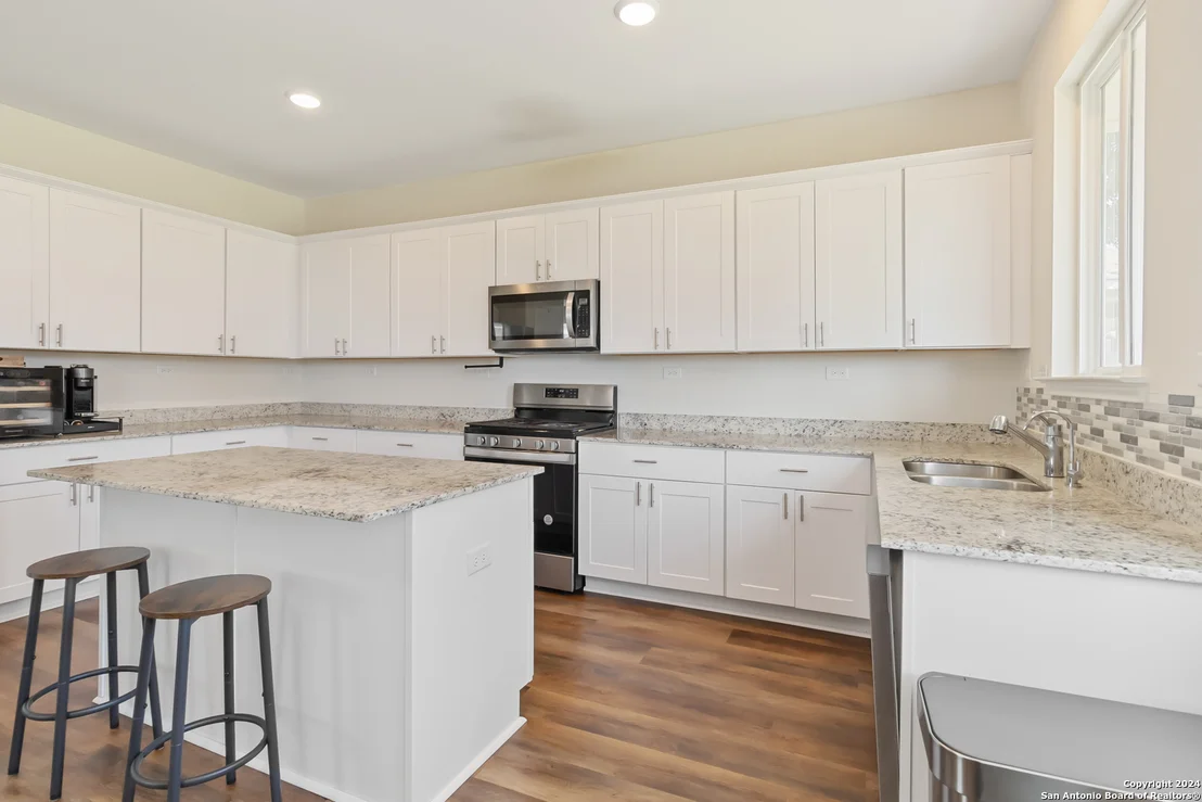 Photo of 13123 SENDERO ROBLE