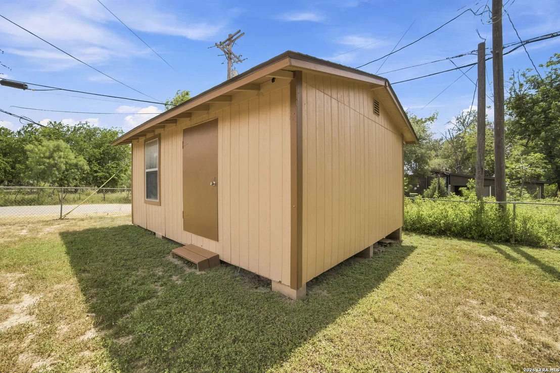 Photo of 225 LOWER LACOSTE RD