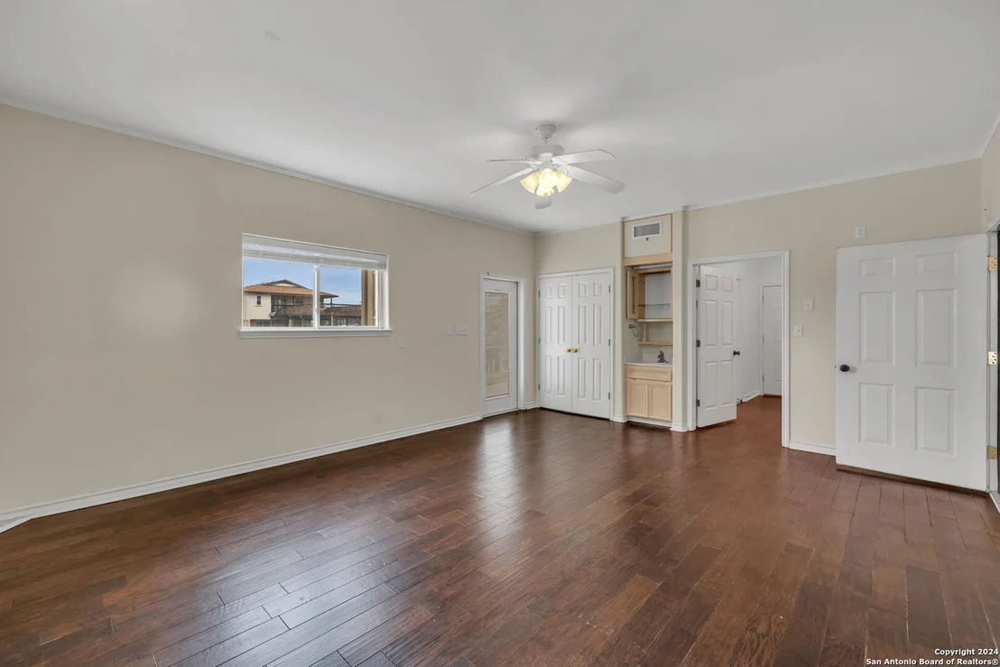Photo of 162 Whiteley Dr