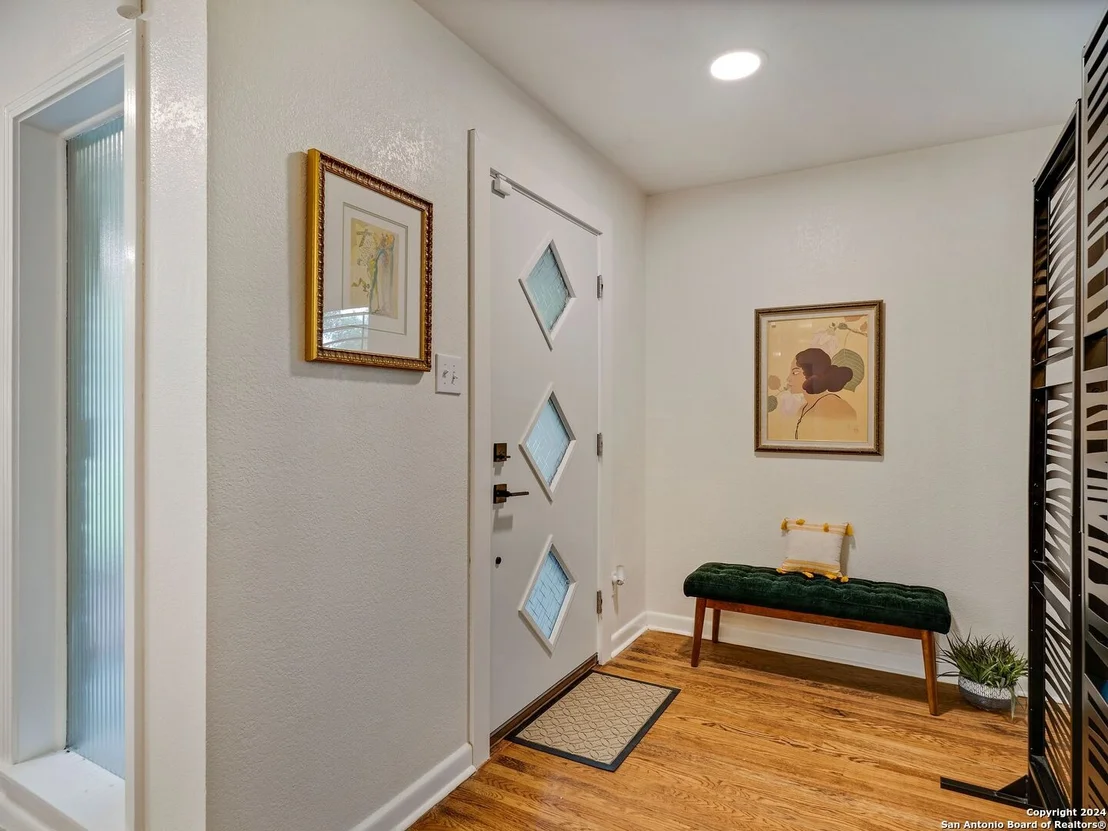 Photo of 534 OAKLEAF DR