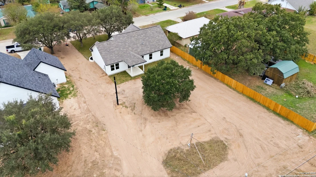 Photo of 15129 Norvell