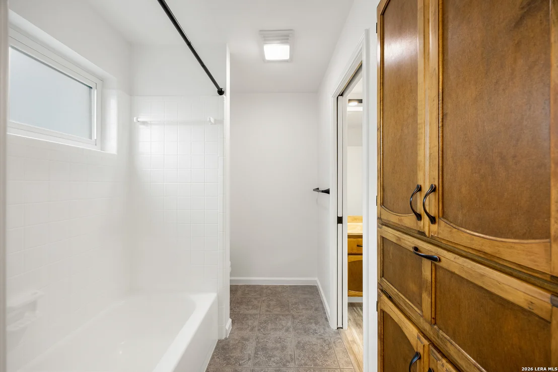 Photo of 3003 Oak Sprawl
