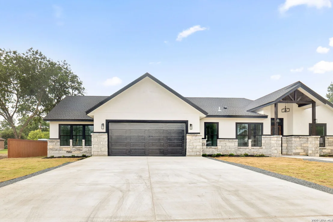 Photo of 8220 Alton Blvd