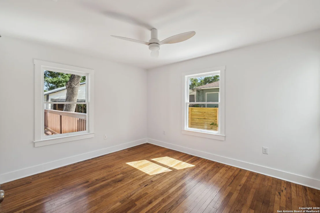Photo of 135 HARMON DR