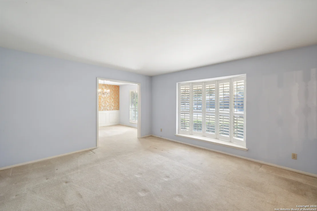 Photo of 449 GOLFCREST